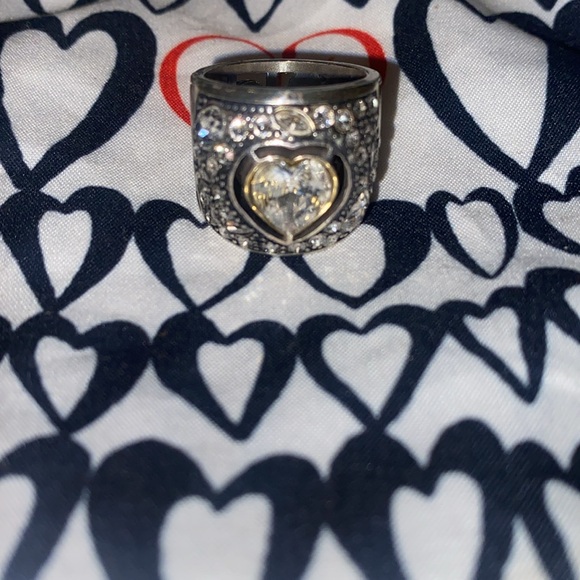 Ecstatic heart ring Elegant Silver Heart Ring with Crystal Accents - Picture 4 of 5